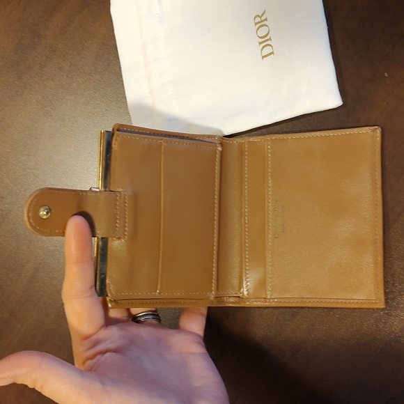 Christian Dior EUC+ Honeycomb Monogram Tan Leather Bifold Wallet (W79) - Picture 8 of 13